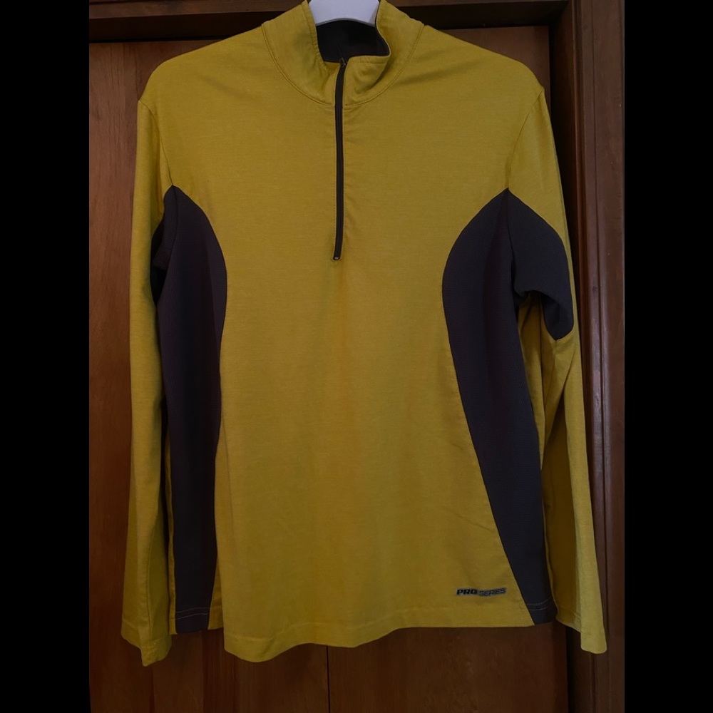 PGA Pro Series Men’s 1/4 Zip Pullover. Size Small
